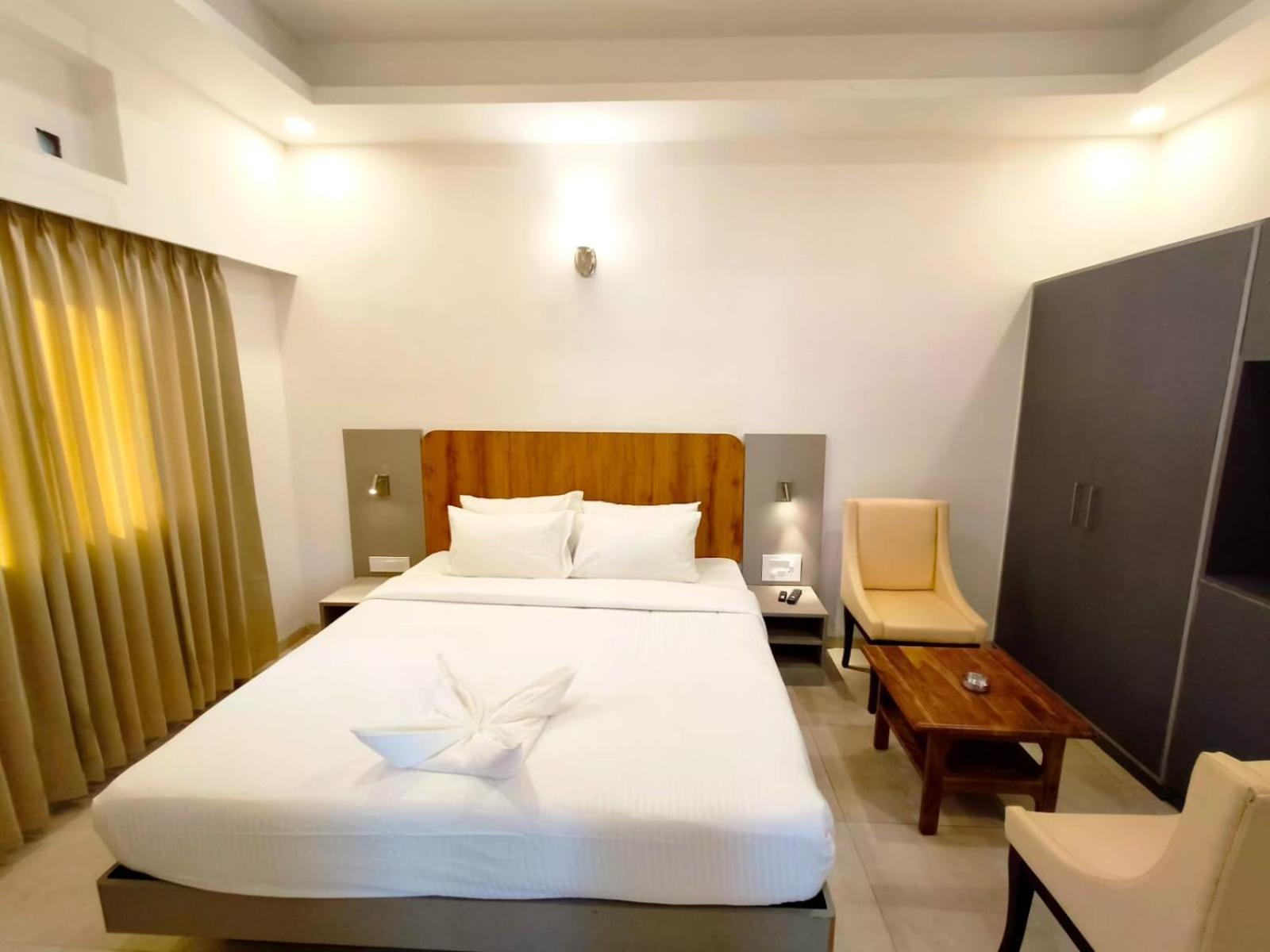 Hotel Gsr Tumkur Exterior photo