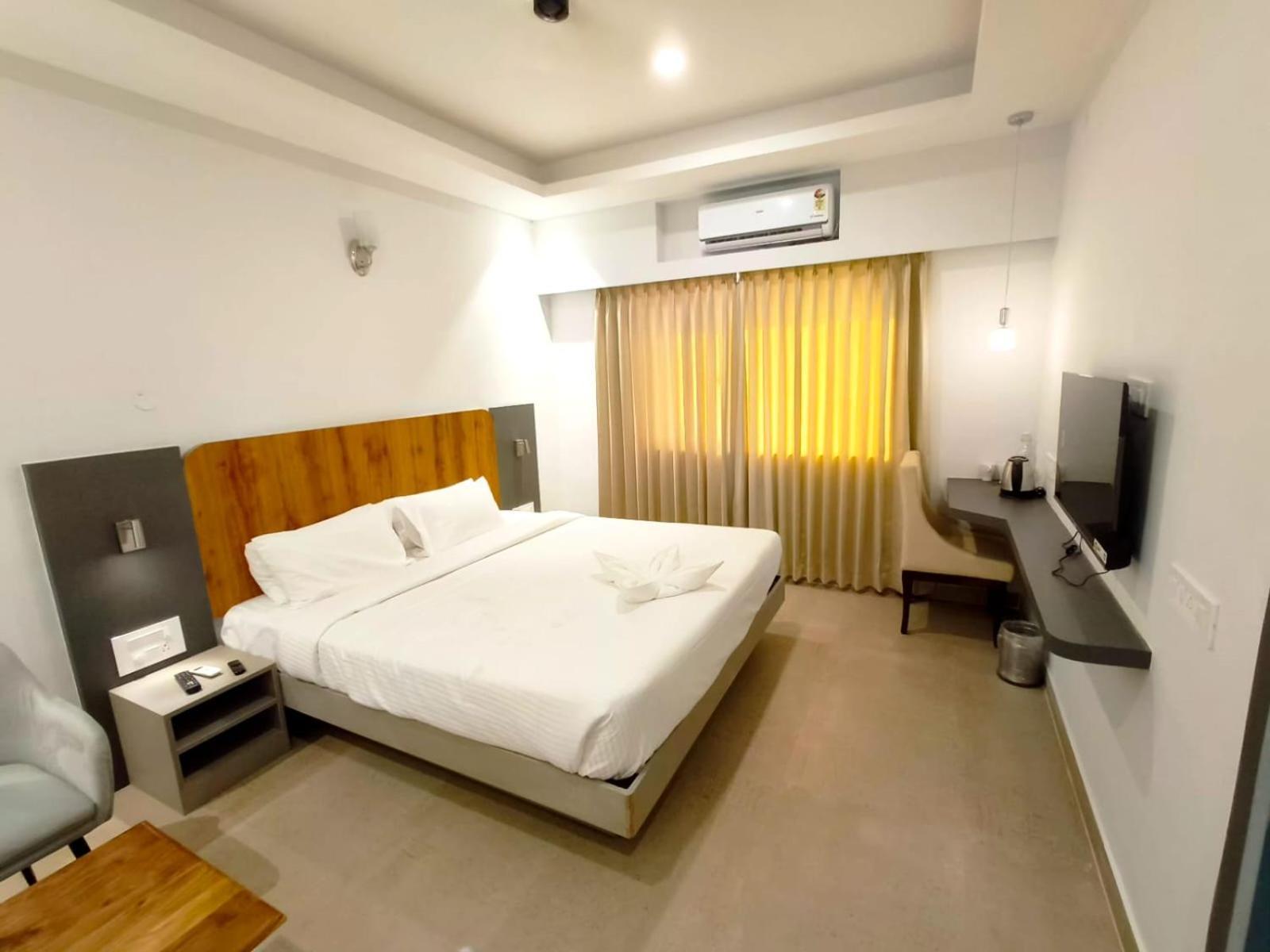 Hotel Gsr Tumkur Exterior photo